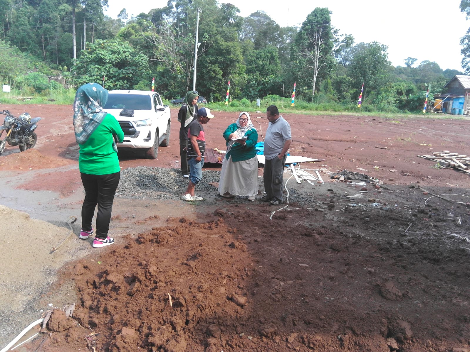 PASTIKAN RPHU RAMAH LINGKUNGAN, KEPALA DINAS PERTANIAN TANA TIDUNG TINJAU RENCANA LOKASI IPAL